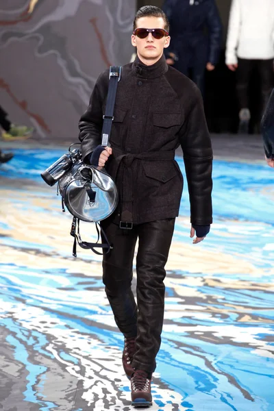 Look 29